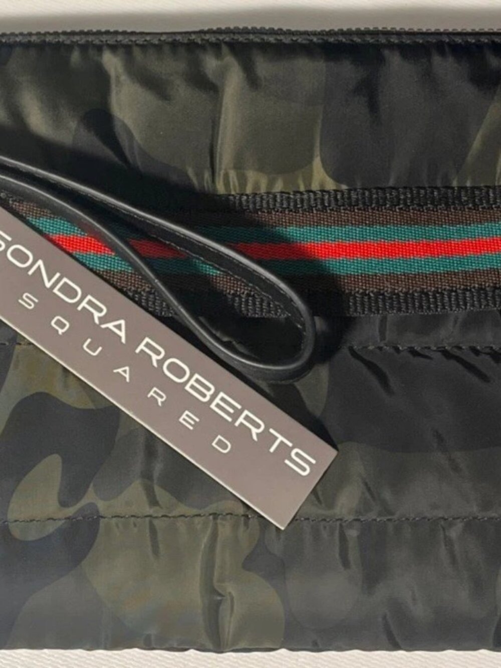 Sondra Roberts Camo Puffer Wristlet NWT Green Combo Quilted Nylon